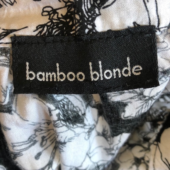 Flirty Bamboo Blonde Mini Skirt- One Size - Picture 4 of 5